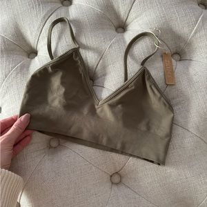 NEW WITH TAGS Skims Smoothing Seamless Bralette